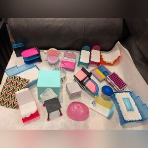 L.O.L. Surprise! Dollhouse Furniture Set